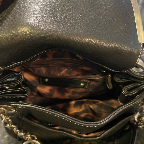 Beautiful small black shoulder or hand bag by B Makowsky - Picture 7 of 10